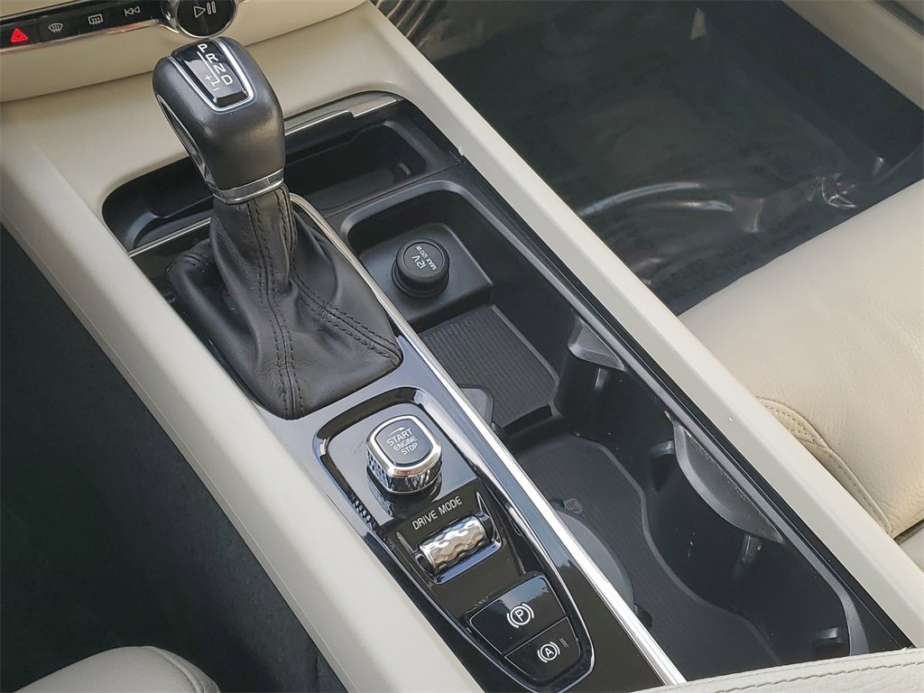 Used 2020 Volvo S60 T6 Inscription image 33