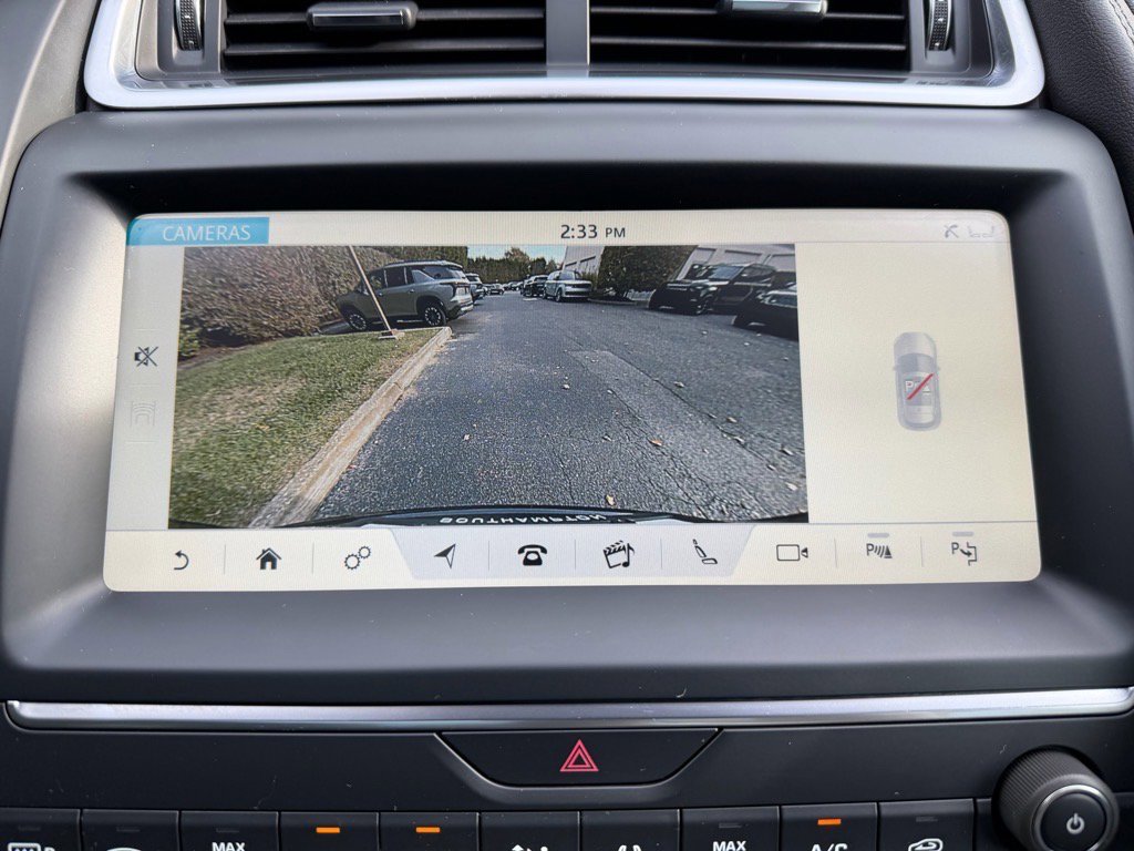 Used 2020 Jaguar E-PACE SE image 14