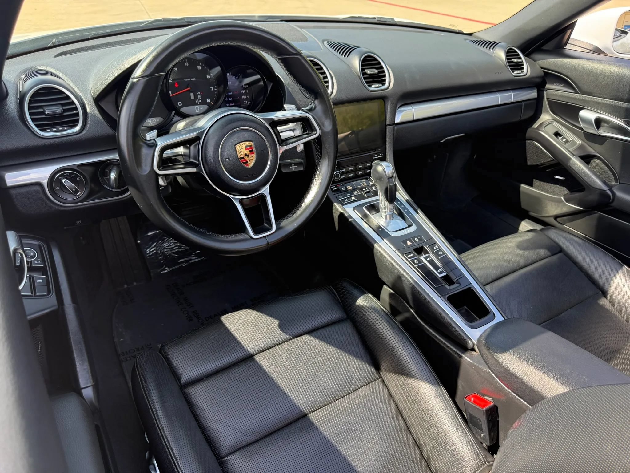 Used 2018 Porsche 718 Boxster RWD image 14