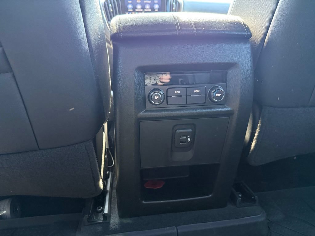 Used 2024 Chevrolet Traverse LT w/ LPO, Floor Liner Package FWD image 25