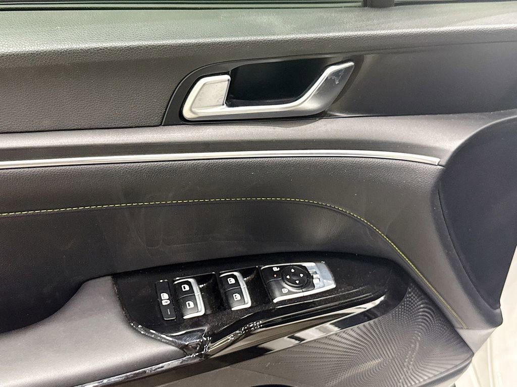 Used 2025 Kia K5 GT image 17
