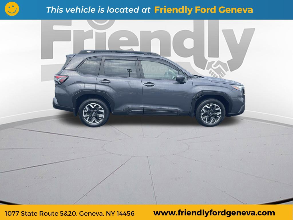 Used 2025 Subaru Forester Premium AWD/4WD image 4
