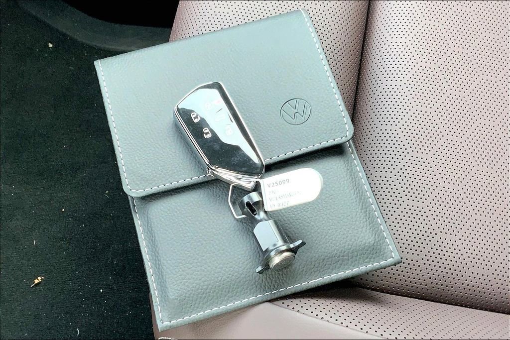 New 2025 Volkswagen ID. Buzz Pro S image 29