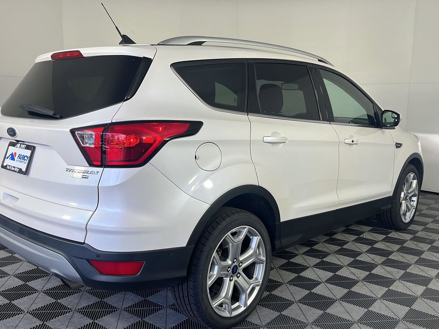 Used 2019 Ford Escape Titanium AWD/4WD image 6