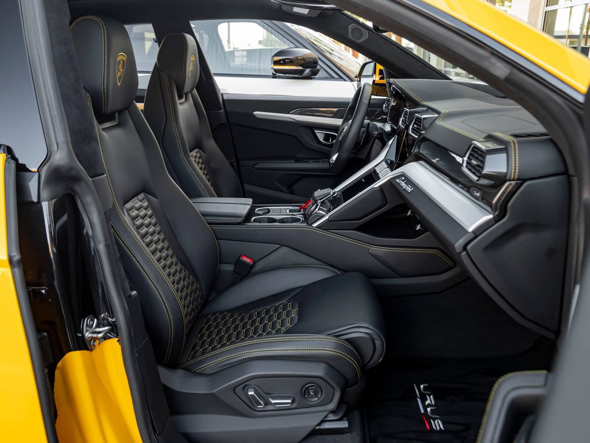 Used 2021 Lamborghini Urus AWD/4WD image 30