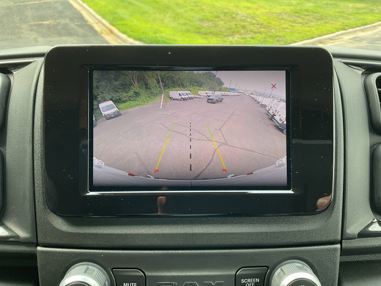 Used 2024 RAM ProMaster 2500 w/ Storage Group image 22