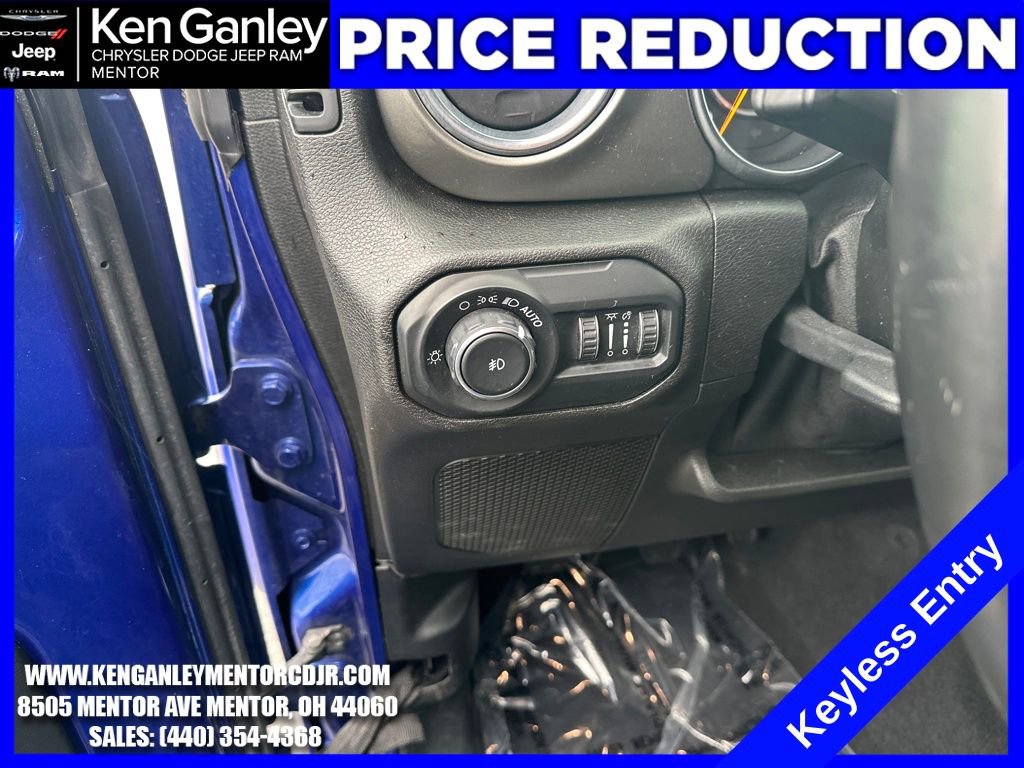 Used 2018 Jeep Wrangler Unlimited Sahara image 12