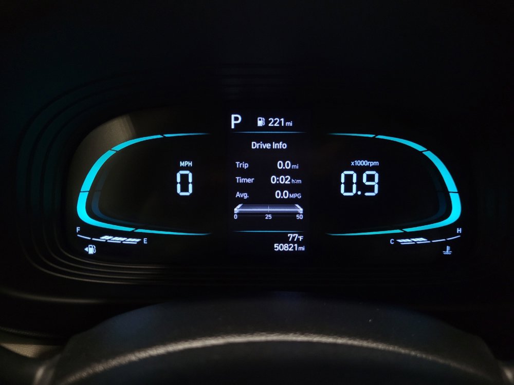 Used 2023 Hyundai Venue SEL image 23