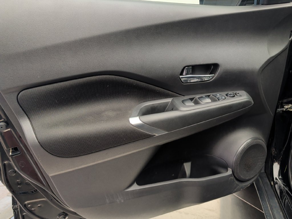 Used 2022 Nissan Kicks SV FWD image 12