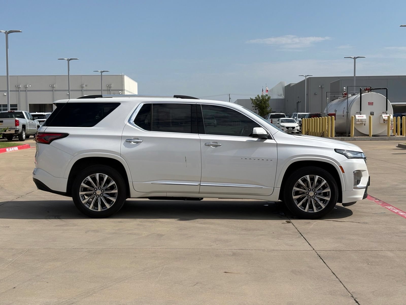 Certified 2023 Chevrolet Traverse Premier FWD image 8