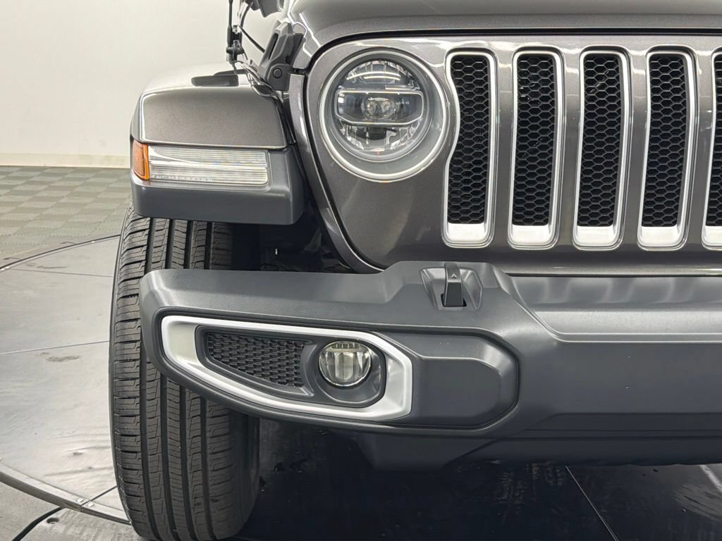 Used 2019 Jeep Wrangler Unlimited Sahara AWD/4WD image 9