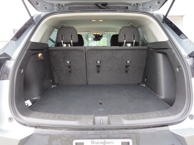 Used 2024 Chevrolet TrailBlazer LT w/ LT Cold Weather Package AWD/4WD image 11