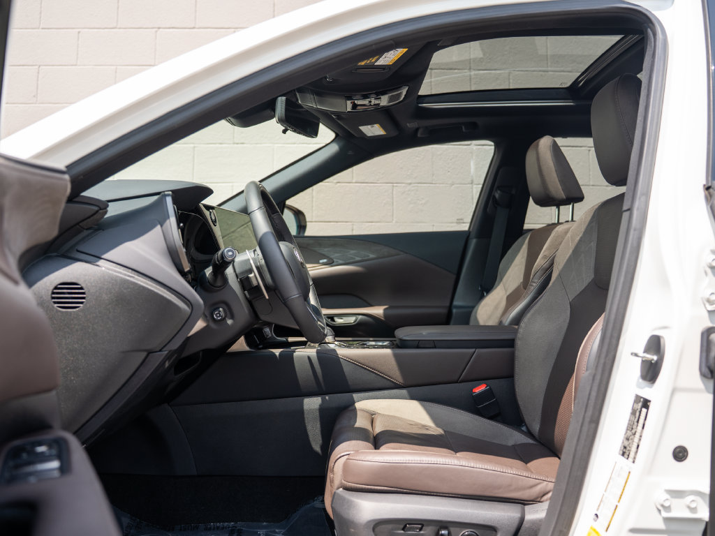 Used 2023 Lexus RX 350 FWD w/ Cold Area Package image 18