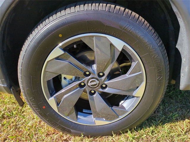 Used 2024 Nissan Rogue SV image 10