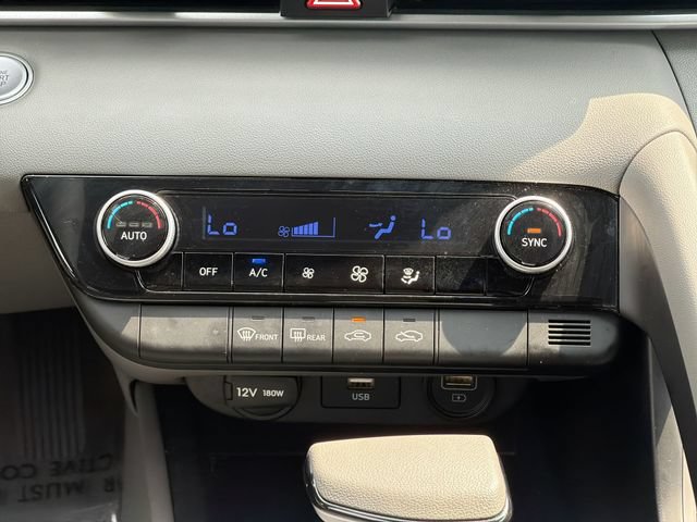 Used 2023 Hyundai Elantra SEL w/ Cargo Package FWD image 18