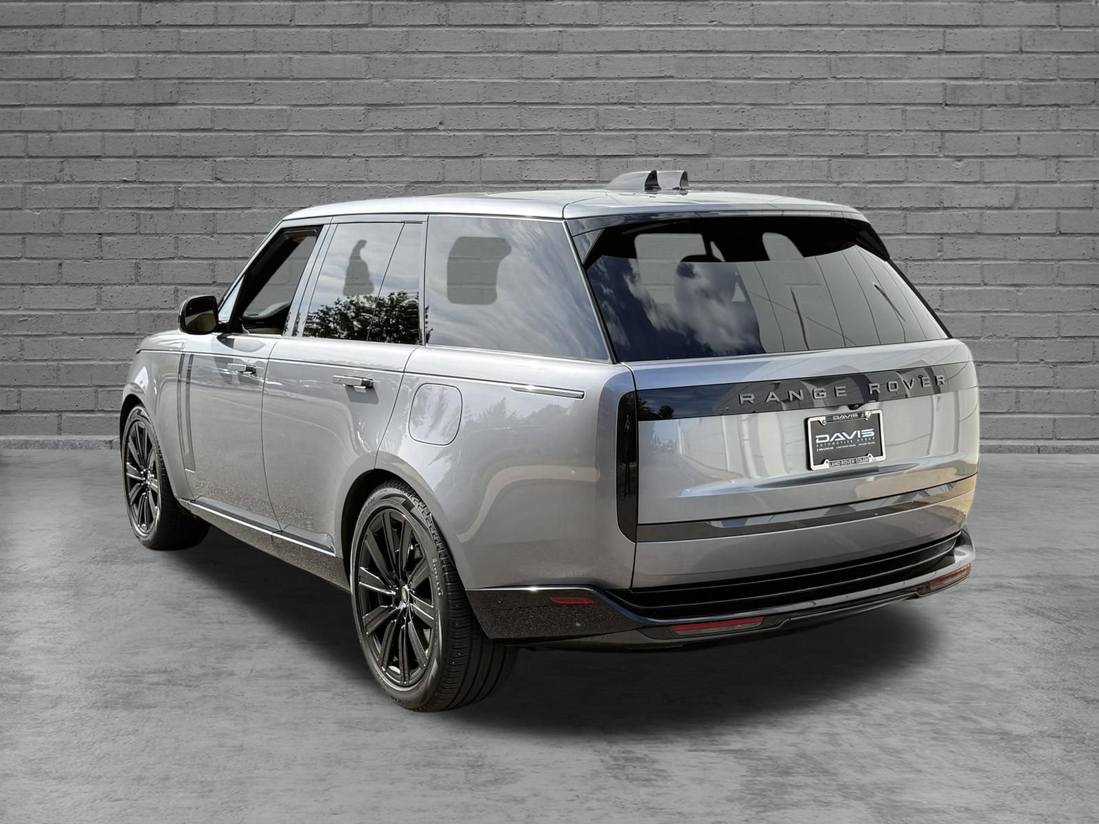 Used 2025 Land Rover Range Rover SE AWD/4WD image 5