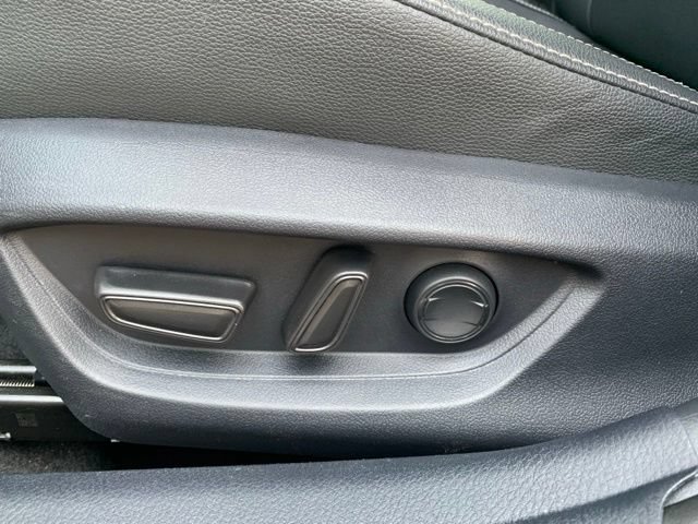 Used 2025 Toyota Camry SE FWD image 11
