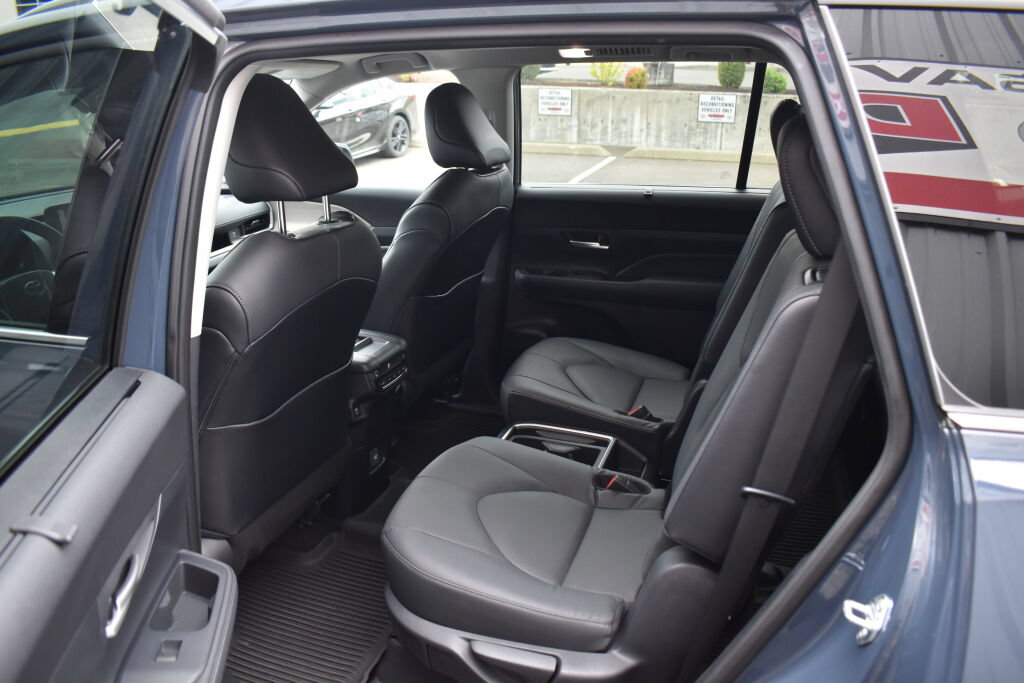 Certified 2024 Toyota Grand Highlander AWD image 20