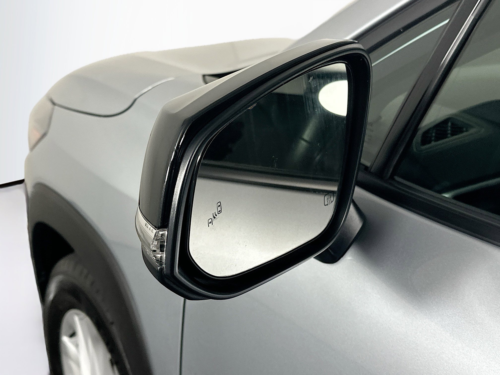 Used 2025 Toyota Corolla Cross LE image 16