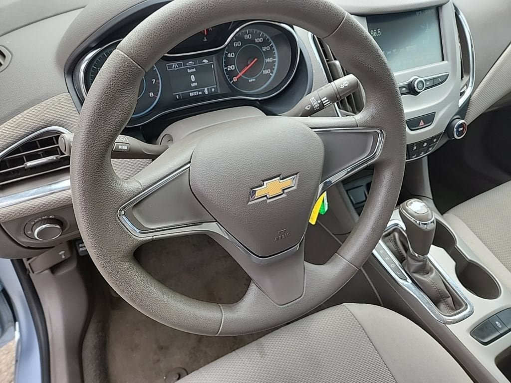 Used 2018 Chevrolet Cruze LS FWD image 9