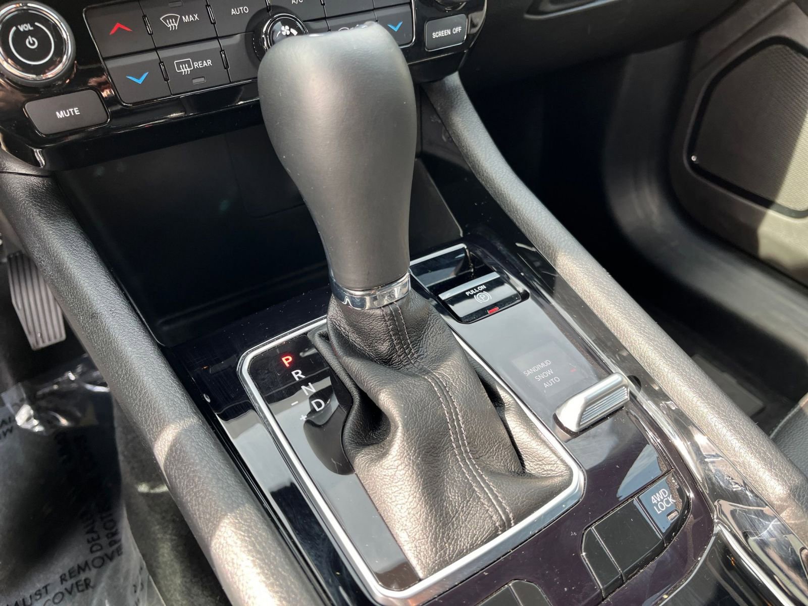 Used 2025 Jeep Compass Limited image 41