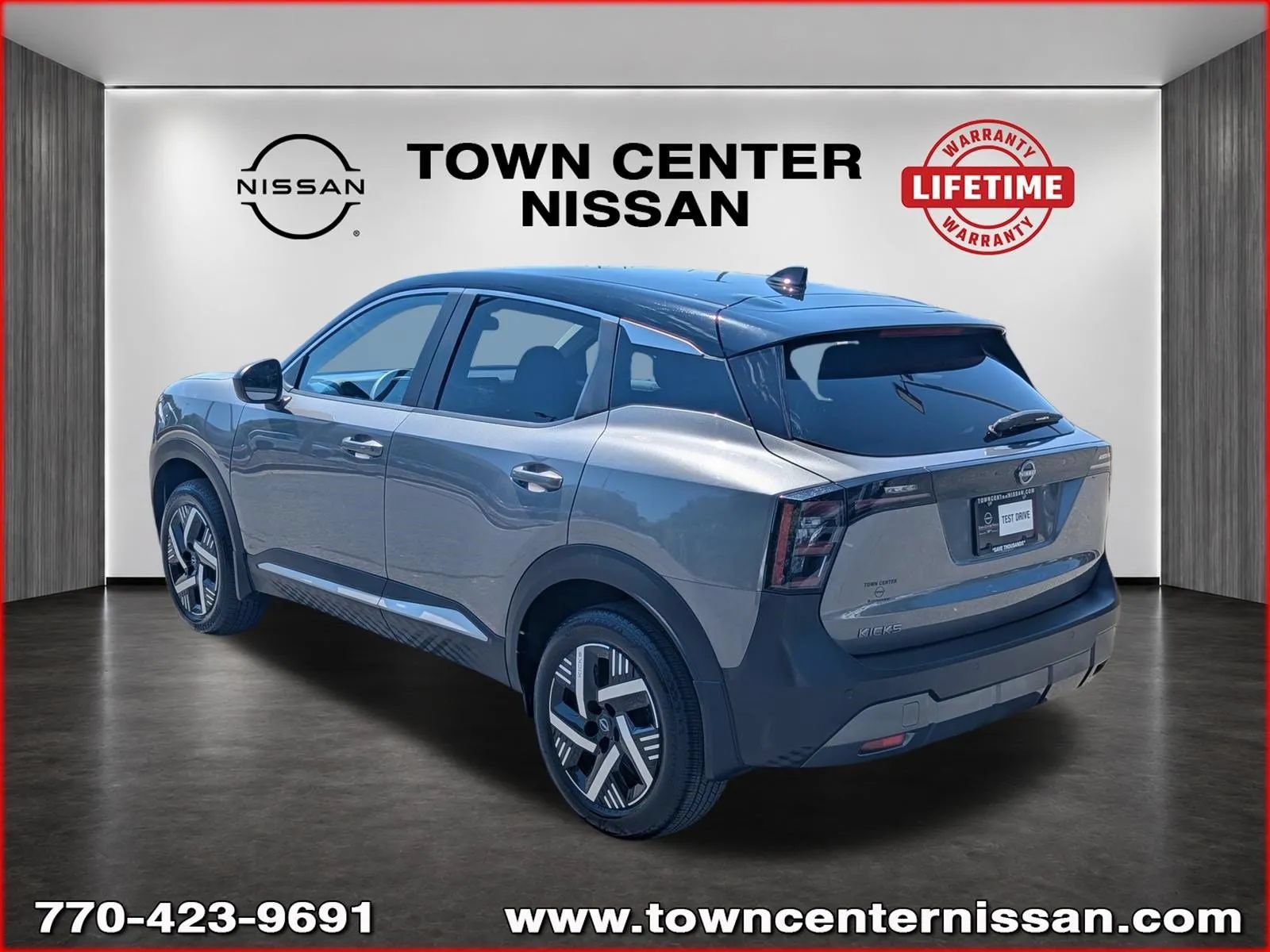 Used 2025 Nissan Kicks SV FWD image 5