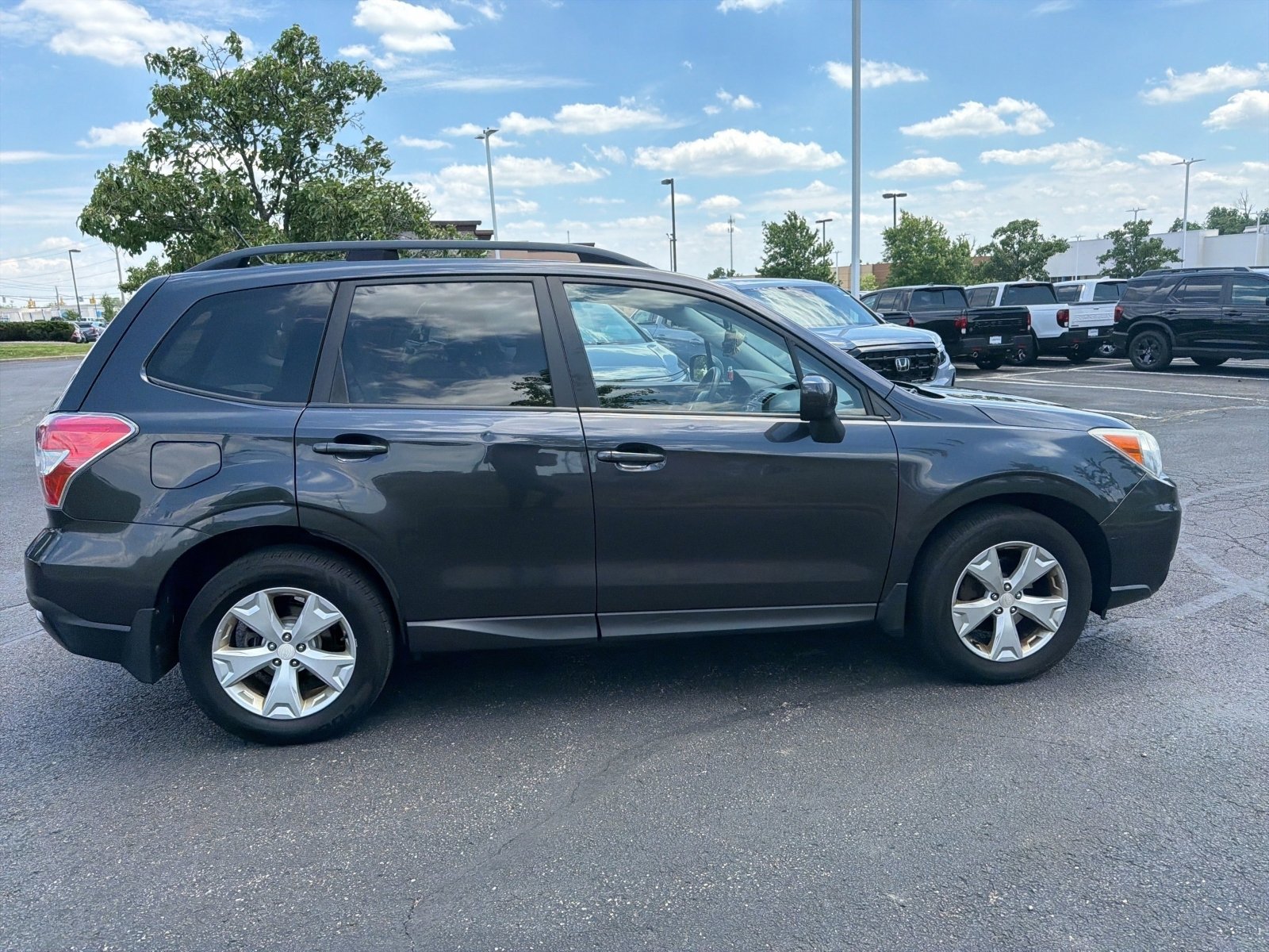 Used 2015 Subaru Forester 2.5i Premium w/ All-Weather Package AWD/4WD image 13