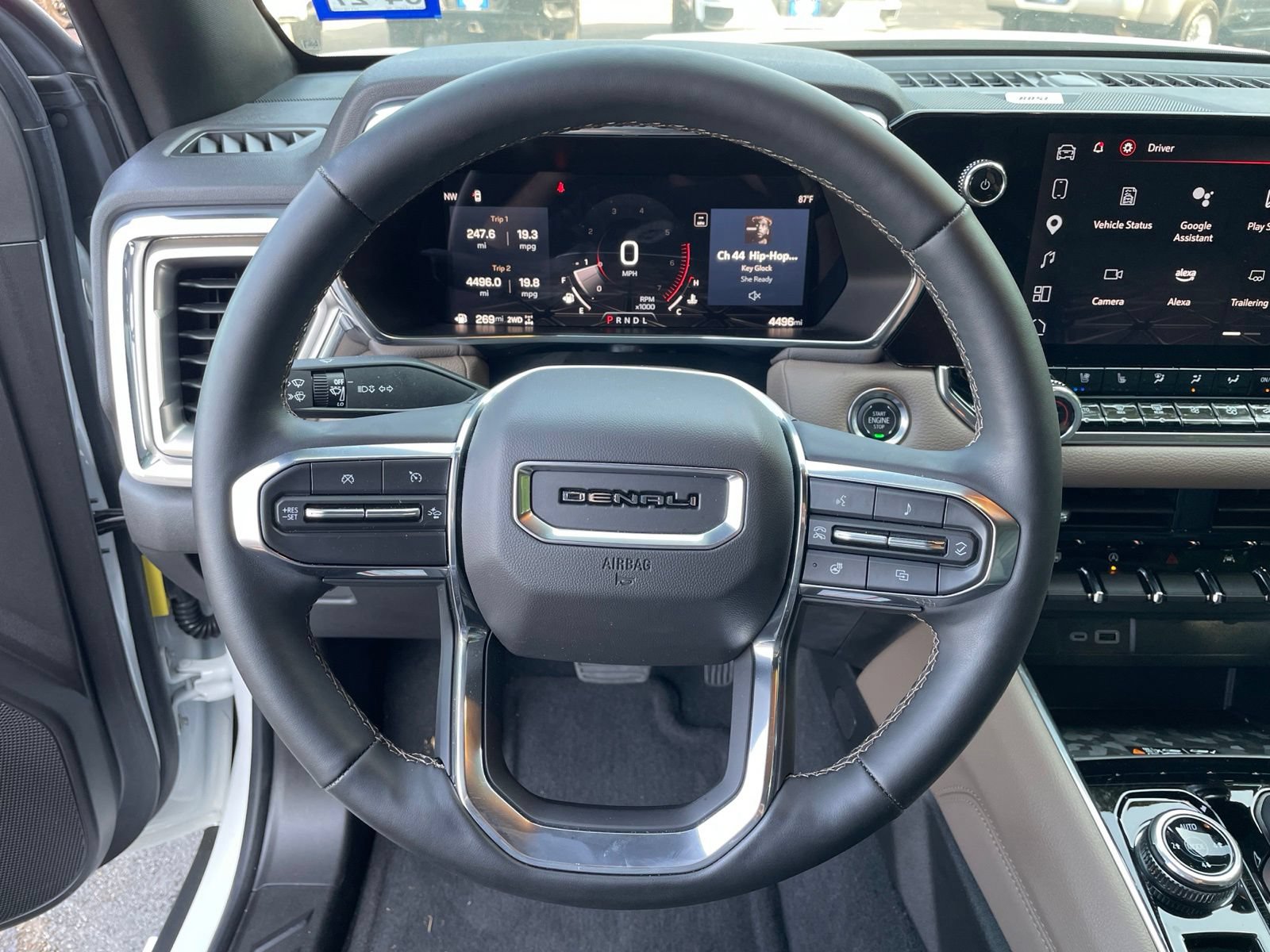 Used 2024 GMC Canyon Denali AWD/4WD image 23