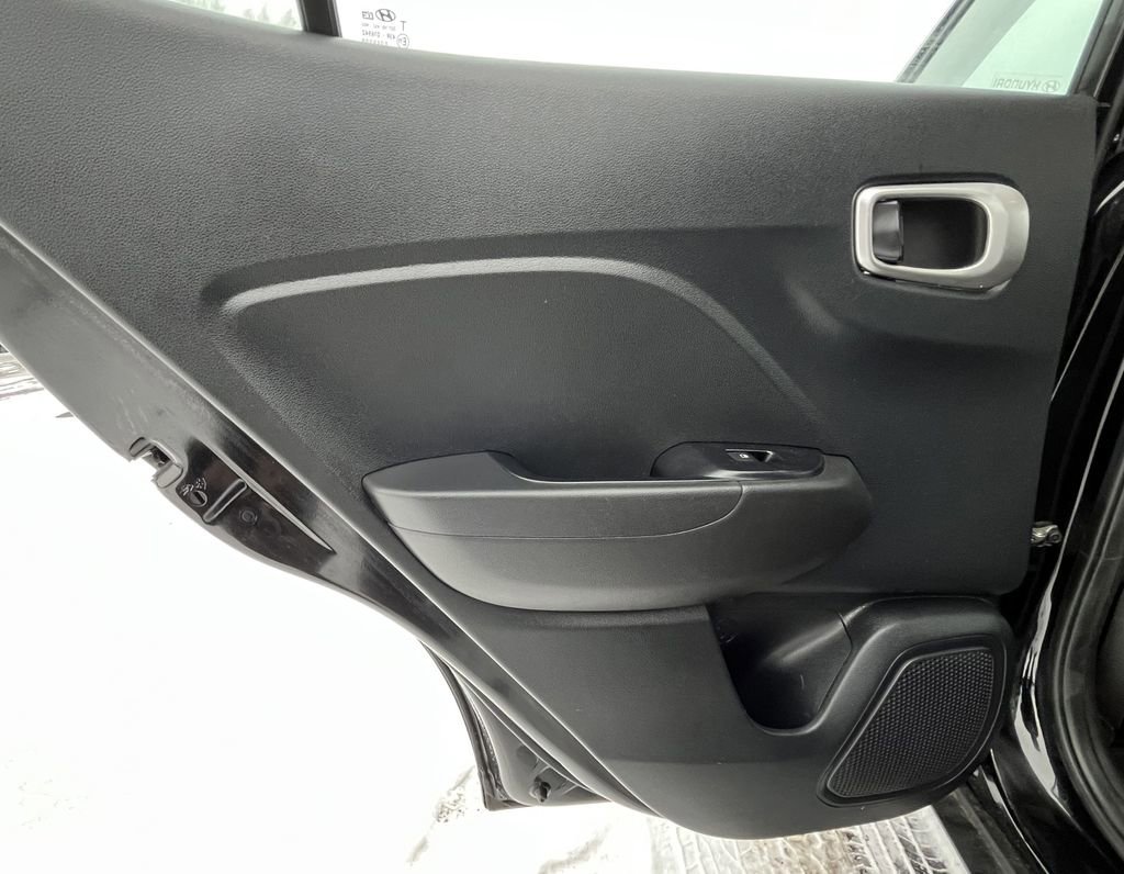 Used 2023 Hyundai Venue SE w/ Cargo Package image 16