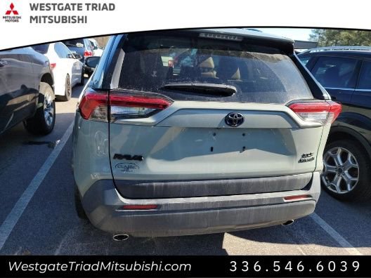 Used 2022 Toyota RAV4 XLE Premium image 5