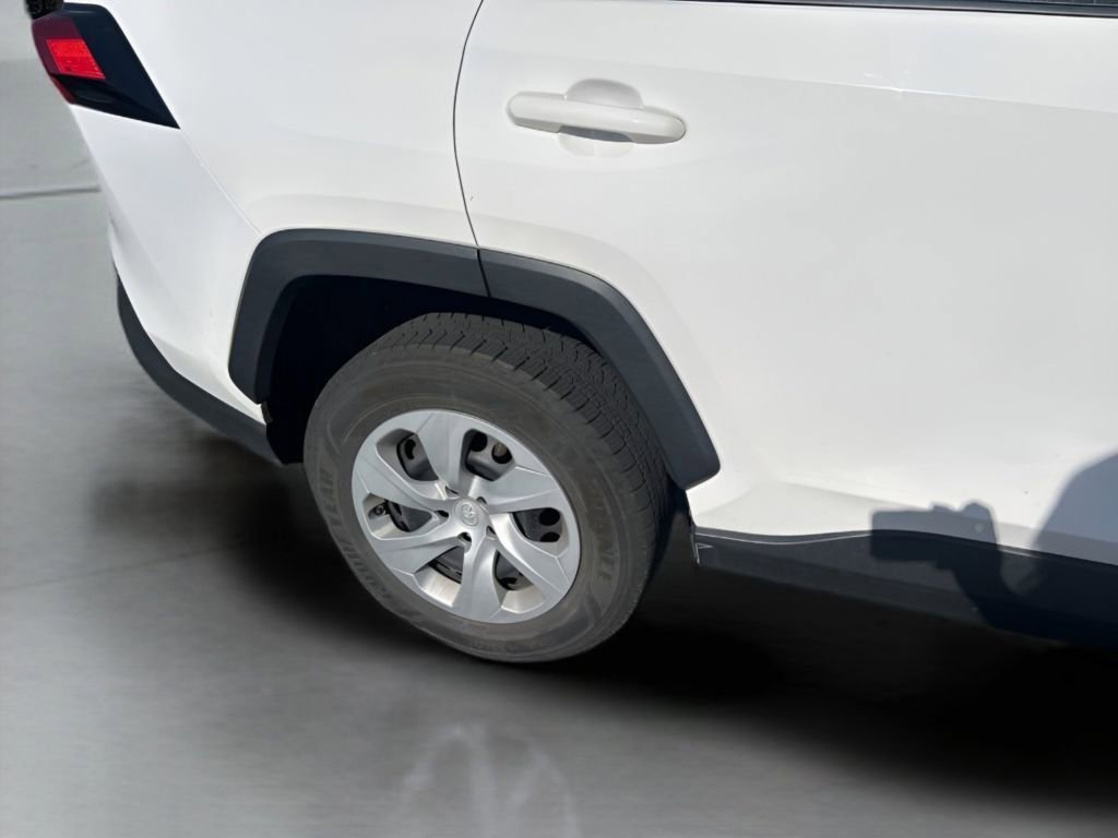 Used 2020 Toyota RAV4 LE w/ Carpet Mat Package AWD/4WD image 13