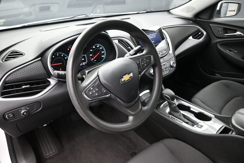 Used 2023 Chevrolet Malibu LT FWD image 19