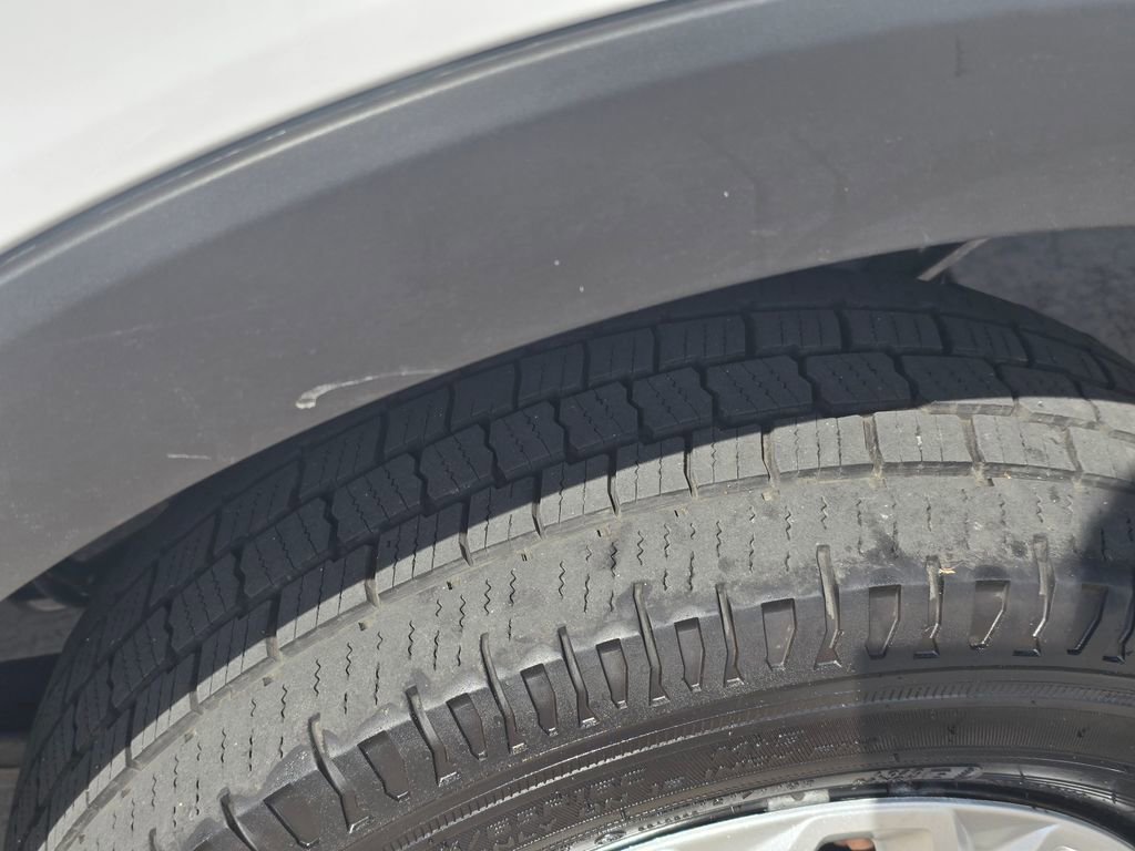 Used 2022 Ford E-Transit Medium Roof RWD image 26