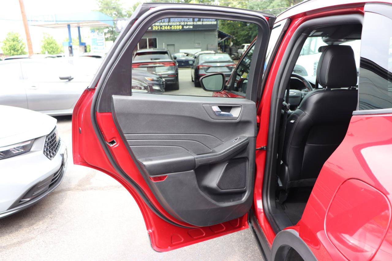 Used 2025 Ford Escape ST-Line Select AWD/4WD image 23