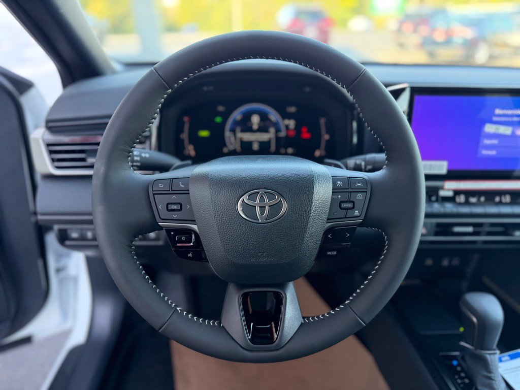 New 2026 Toyota Camry Hybrid AWD/4WD image 10