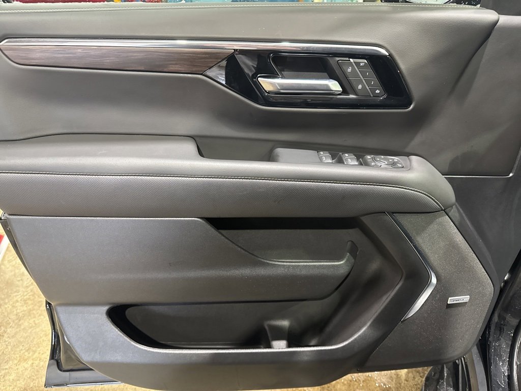 Used 2025 Chevrolet Tahoe Premier w/ Sun And Tow Package image 18