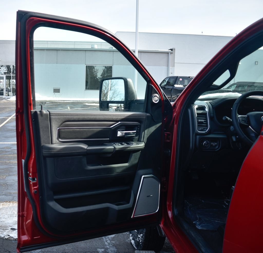 New 2026 RAM 3500 Laramie AWD/4WD image 9