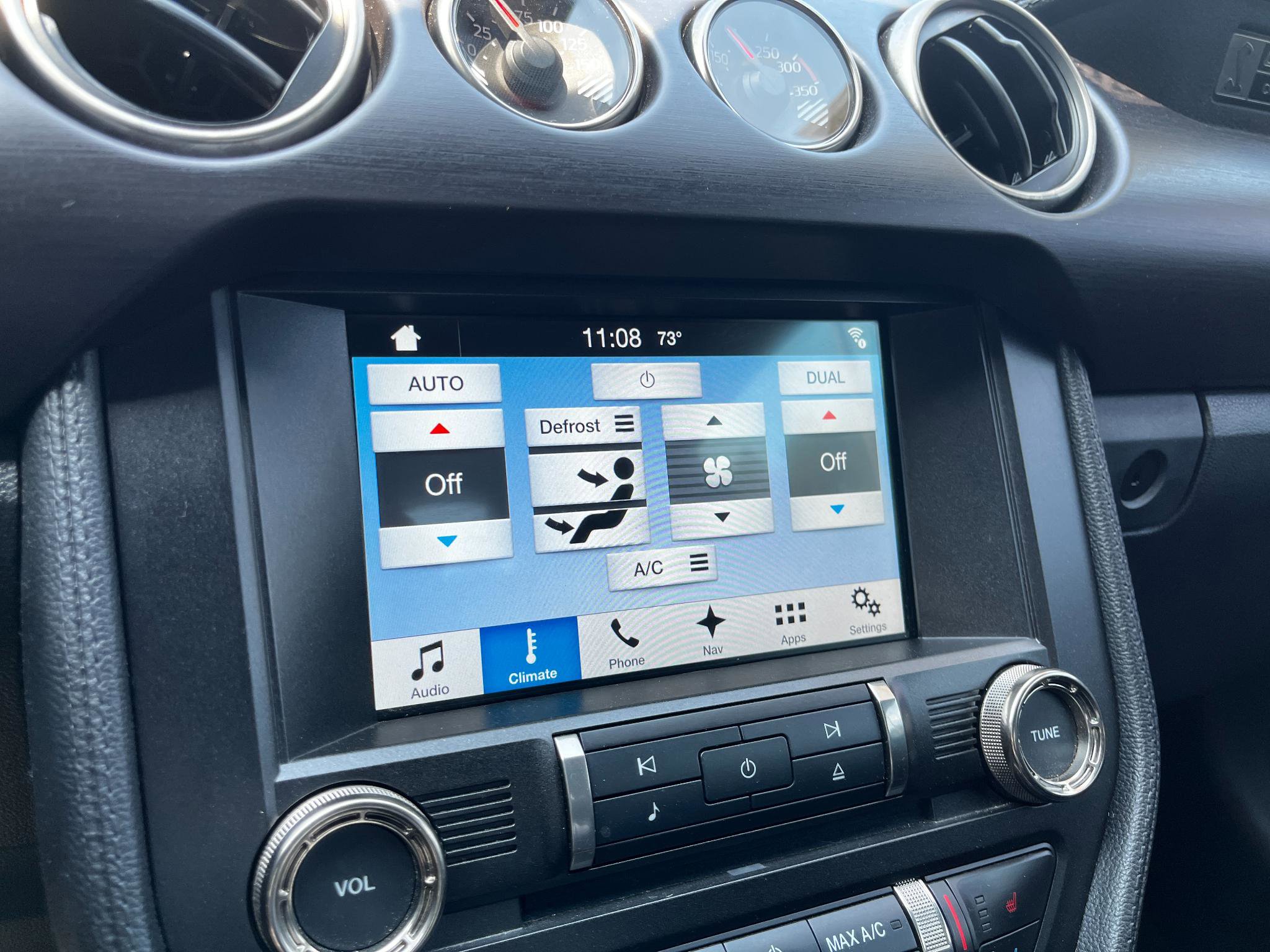 Used 2016 Ford Mustang Shelby GT350 w/ Technology Package image 44