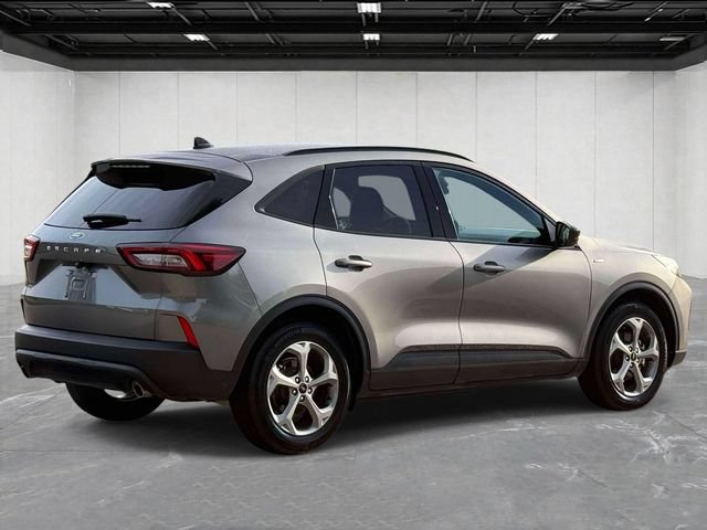 Used 2025 Ford Escape ST-Line FWD image 5