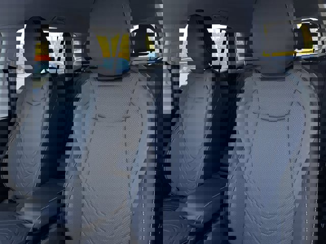 New 2025 Volkswagen Tiguan SE image 13