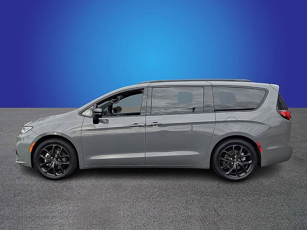 Used 2025 Chrysler Pacifica Limited FWD image 7