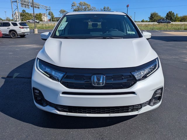 New 2026 Honda Odyssey Touring image 4