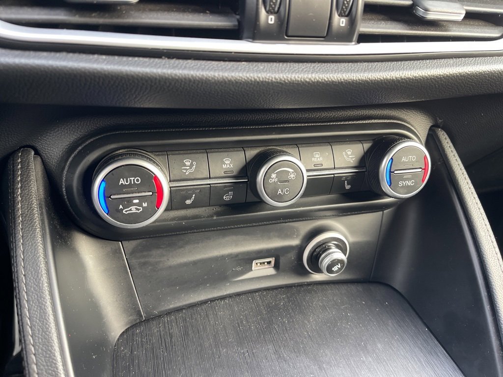 Used 2022 Alfa Romeo Stelvio Sprint image 16