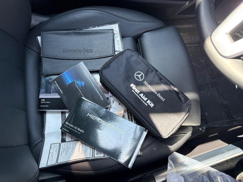 Used 2022 Mercedes-Benz EQB 300 4MATIC image 38