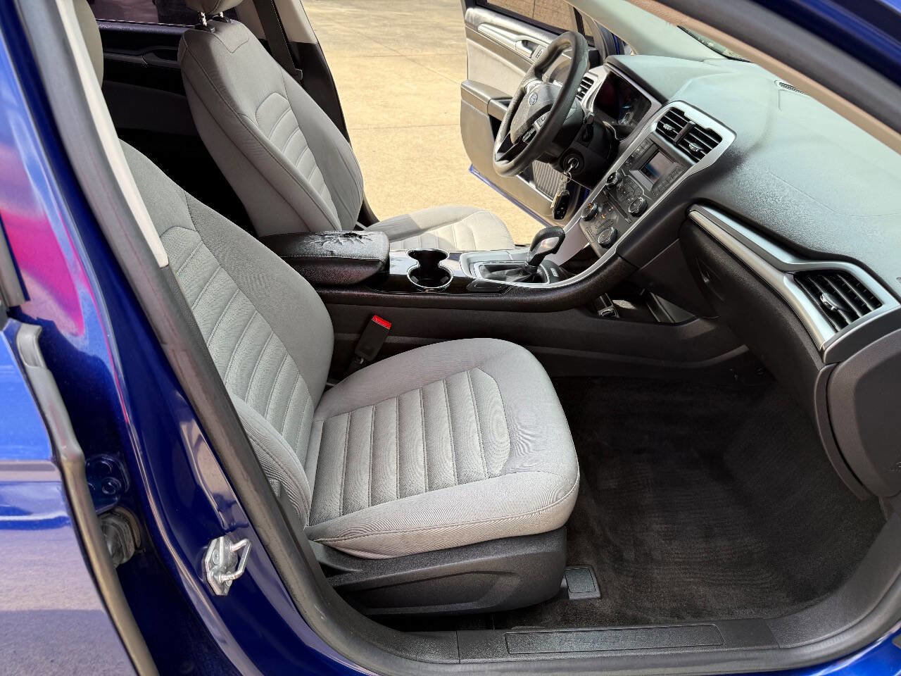 Used 2015 Ford Fusion S image 18