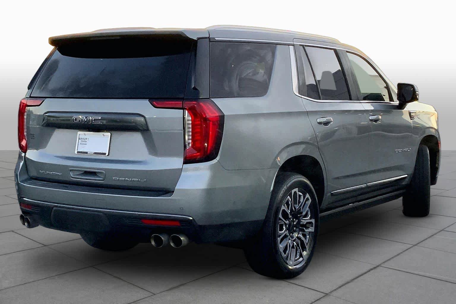 Used 2023 GMC Yukon Denali Ultimate AWD/4WD image 13