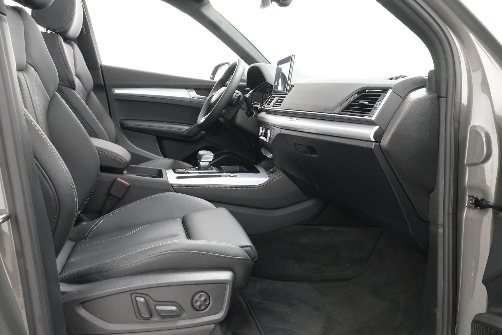 Used 2024 Audi Q5 2.0T Premium Plus AWD/4WD image 41