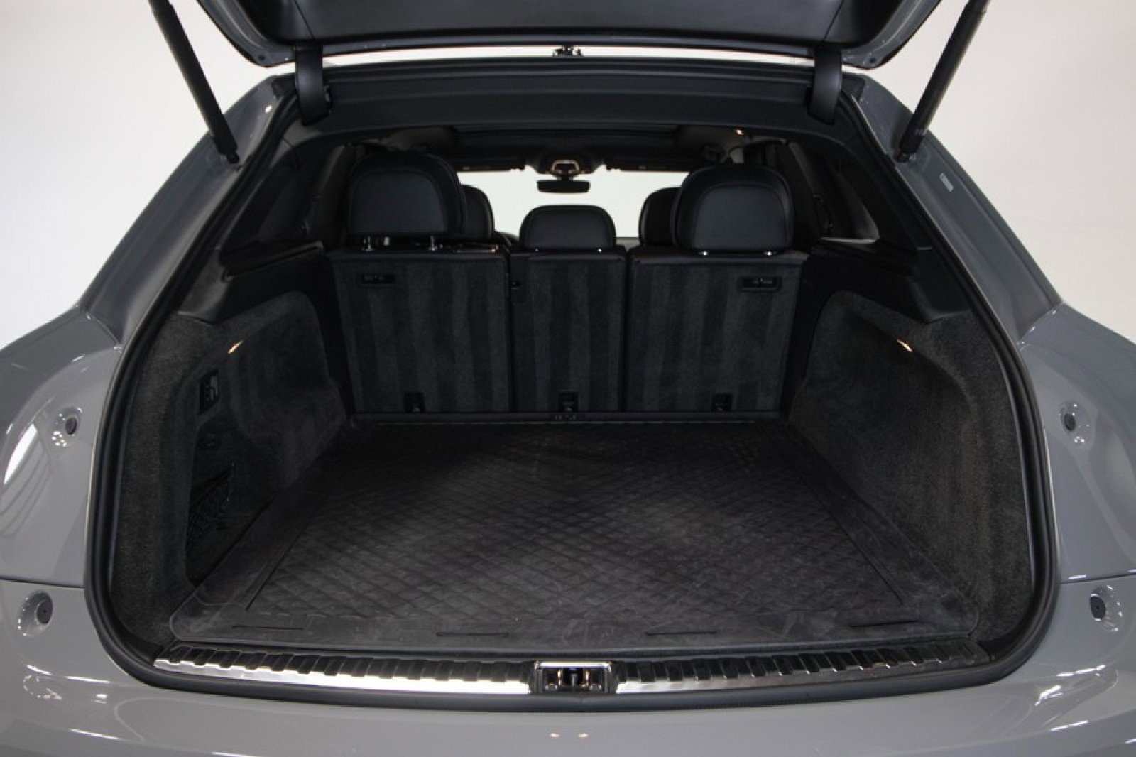 Used 2023 Bentley Bentayga Speed image 72