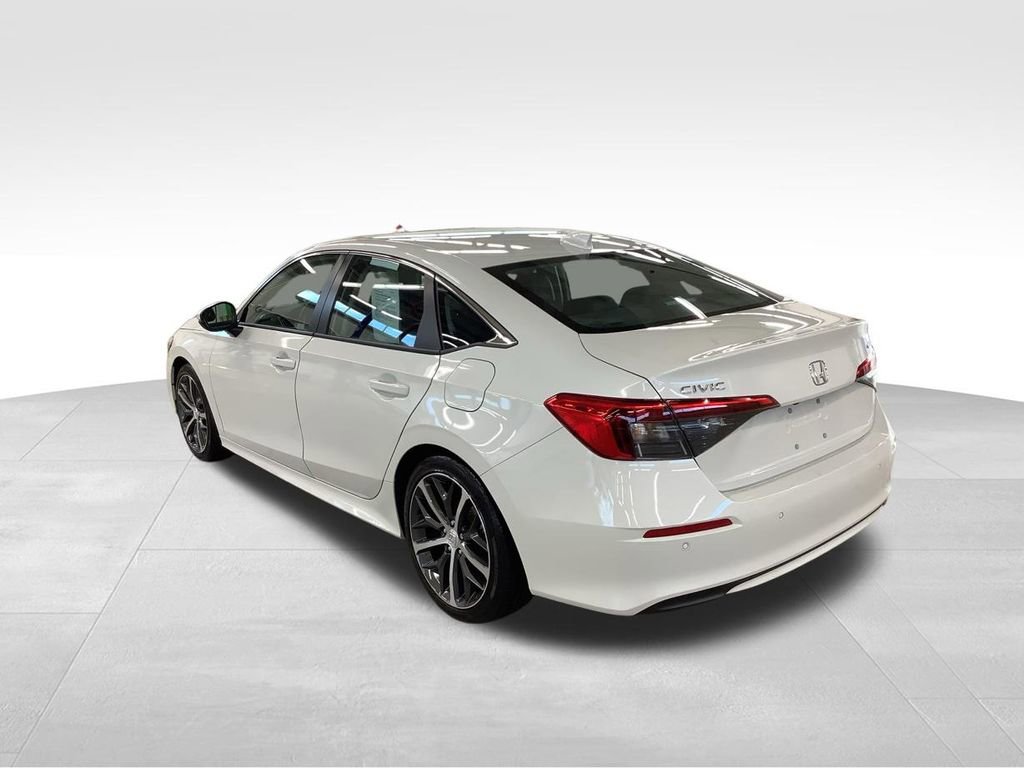 Used 2023 Honda Civic Touring image 3
