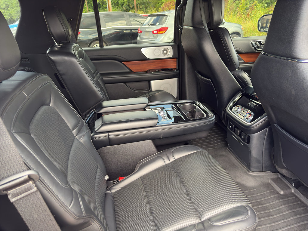 Used 2019 Lincoln Navigator Reserve w/ Cargo Package AWD/4WD image 16